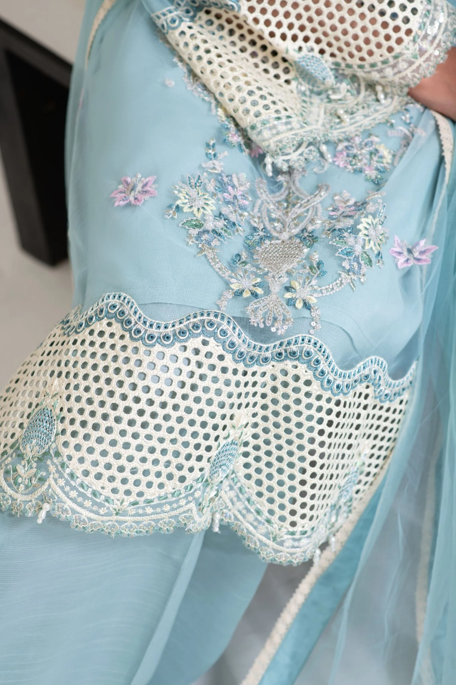 Motif Bareeze Net Embroidered Suit-014 - Image 5