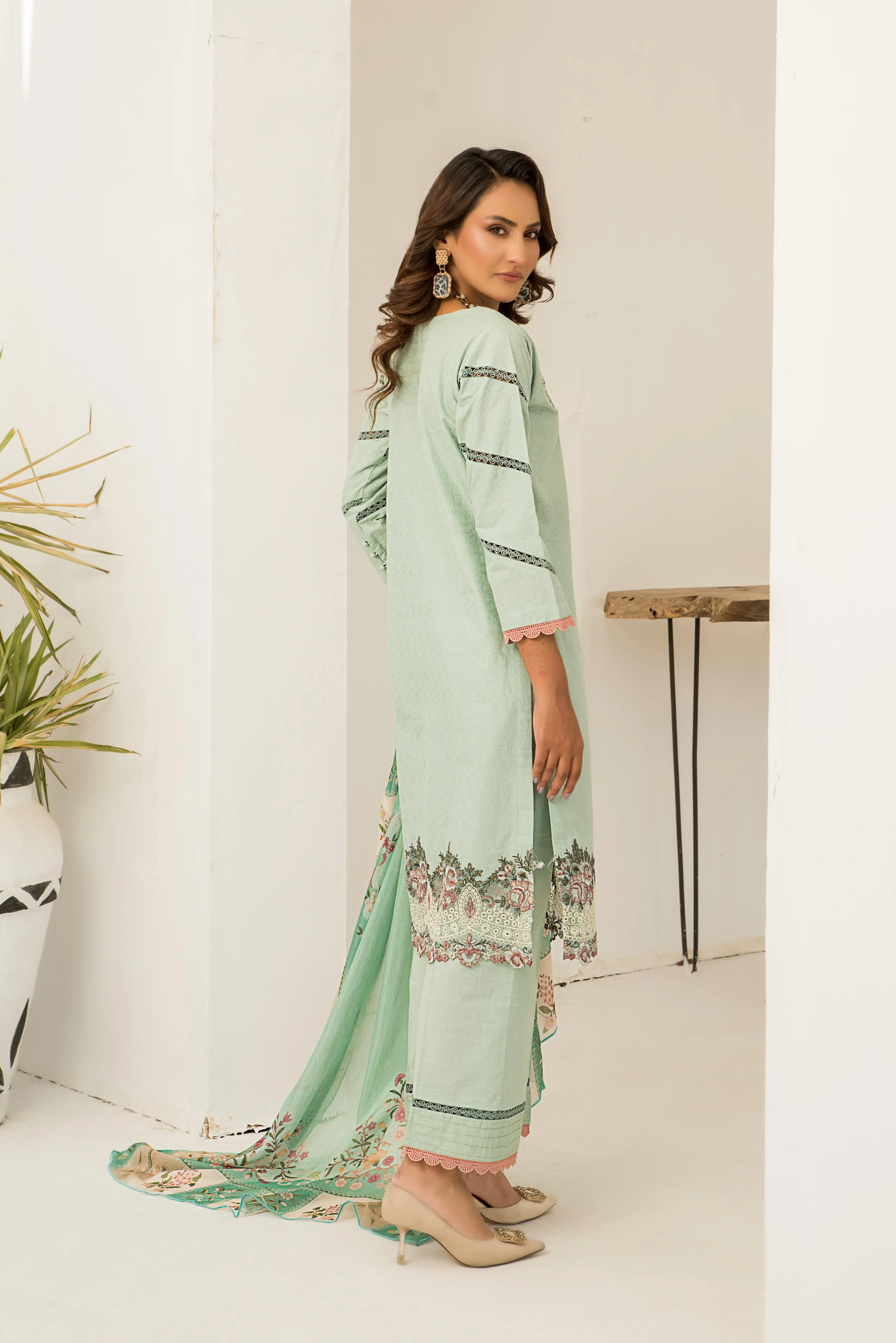 Motif Chikankari Embroidered Suit-004 - Image 3