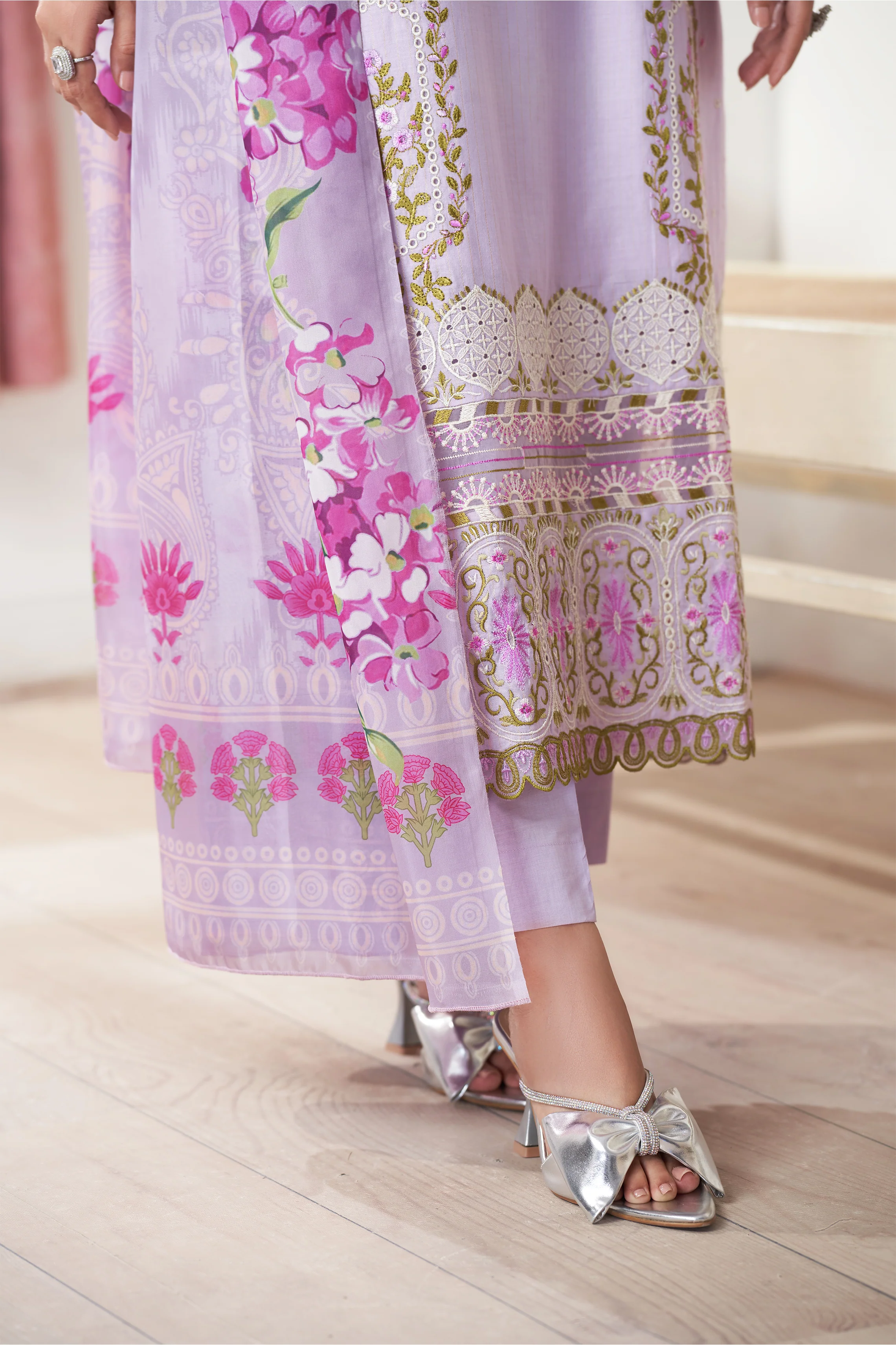 Motif Embroidered Suit-106 - Image 4