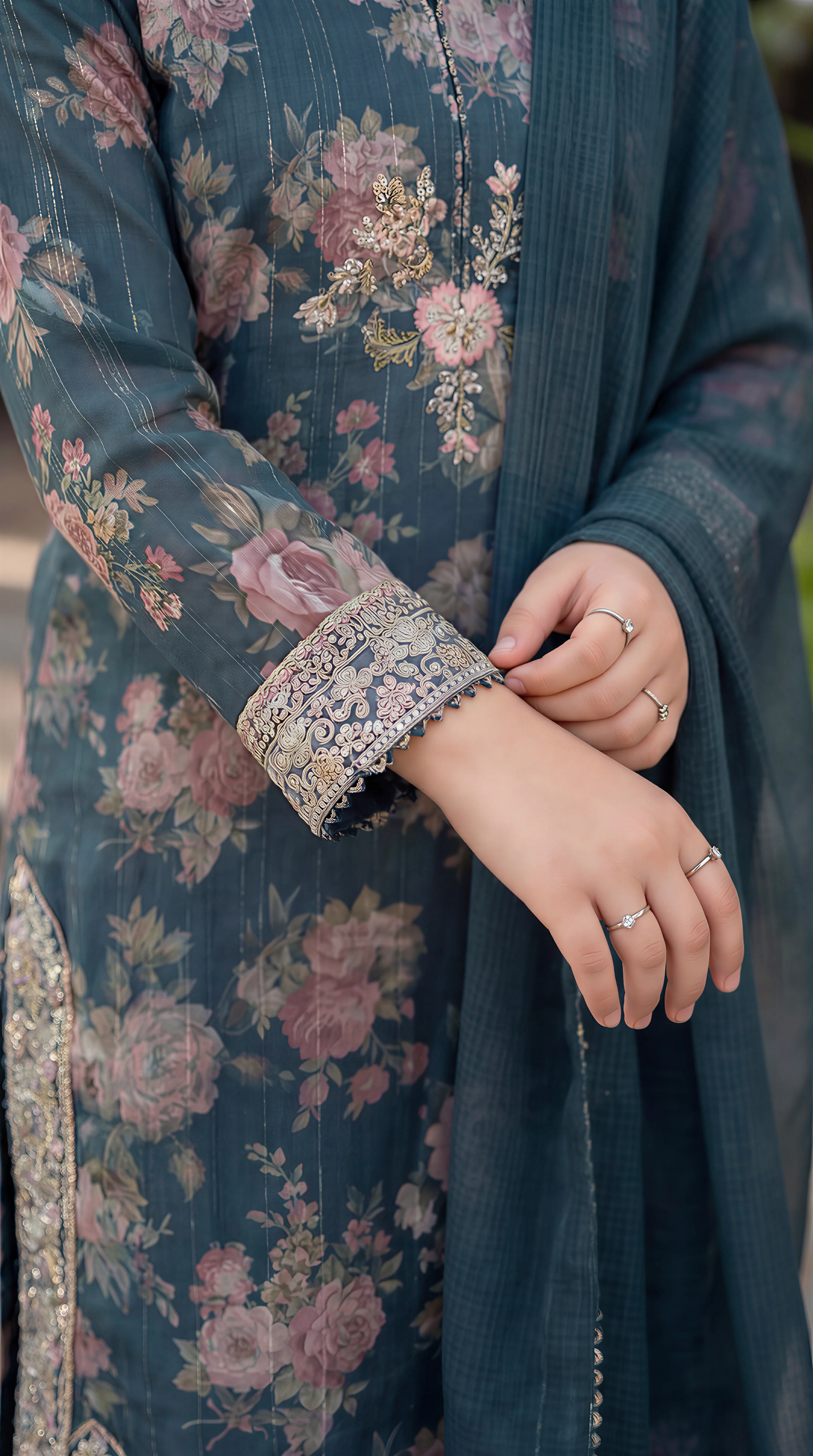 Motif Girls Munar Embroidered suit-684 - Image 4
