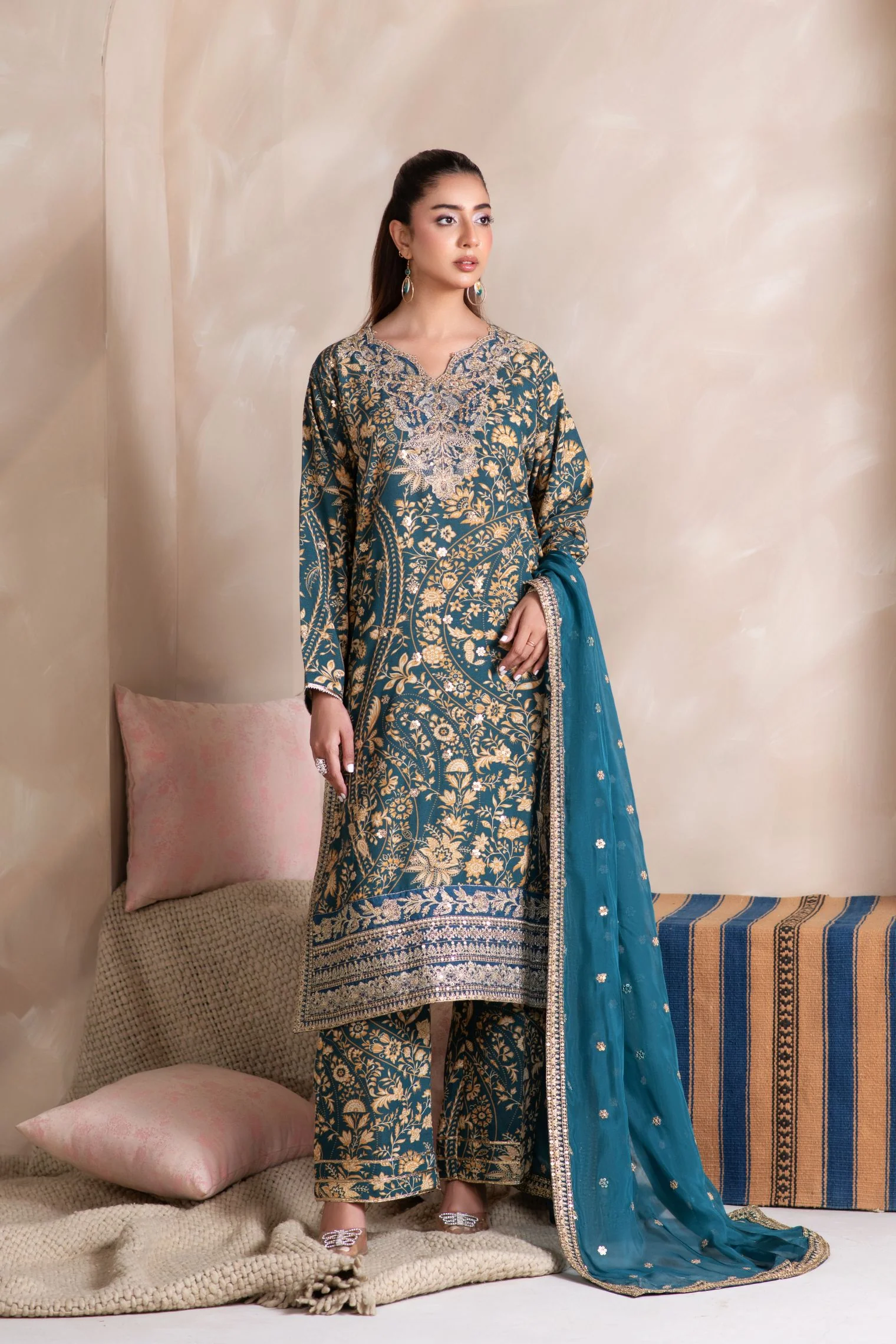 Motif Karandi Embroidered Suit-056