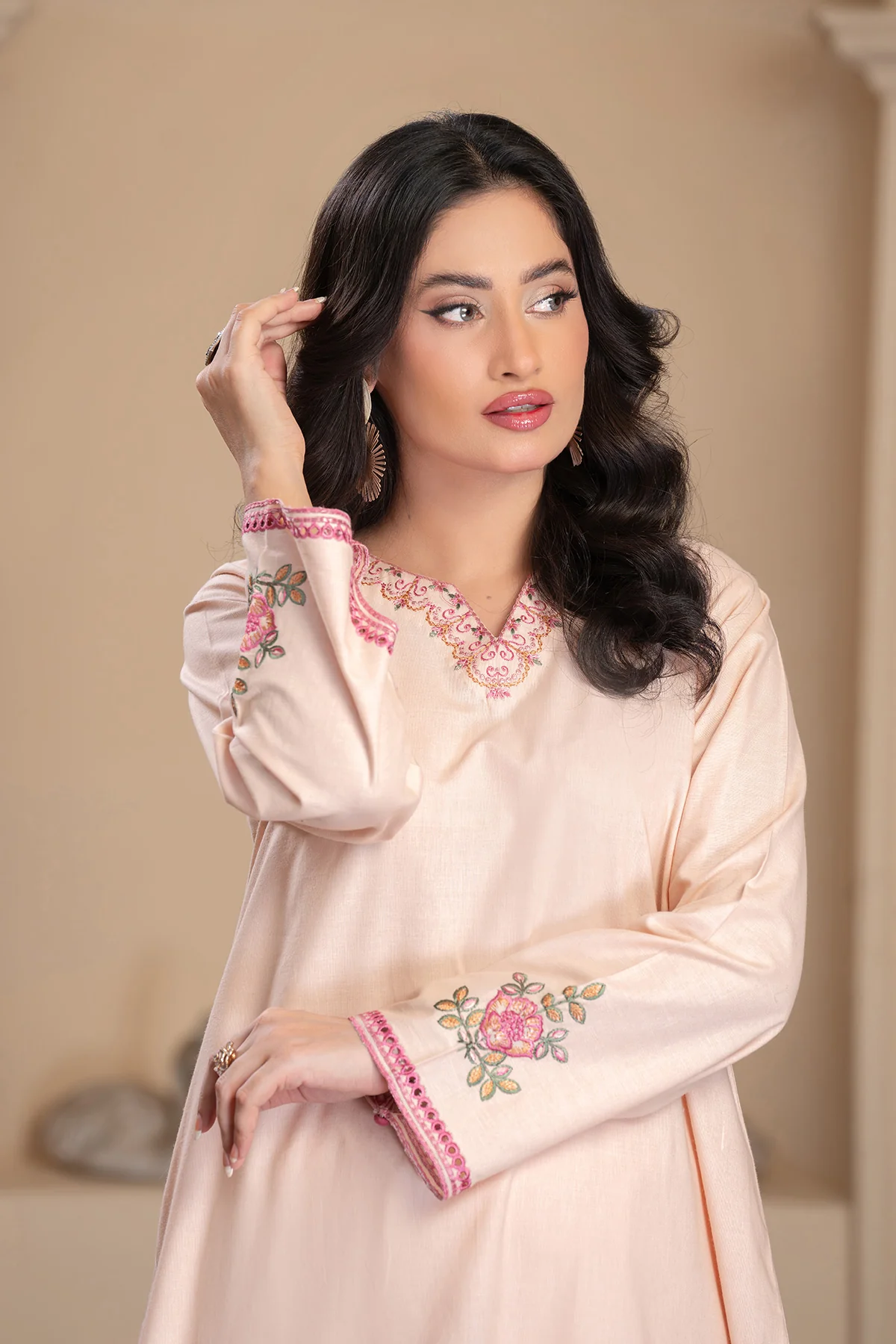 Motif Khaddar Embroidered Co-Ord Set-062 - Image 3