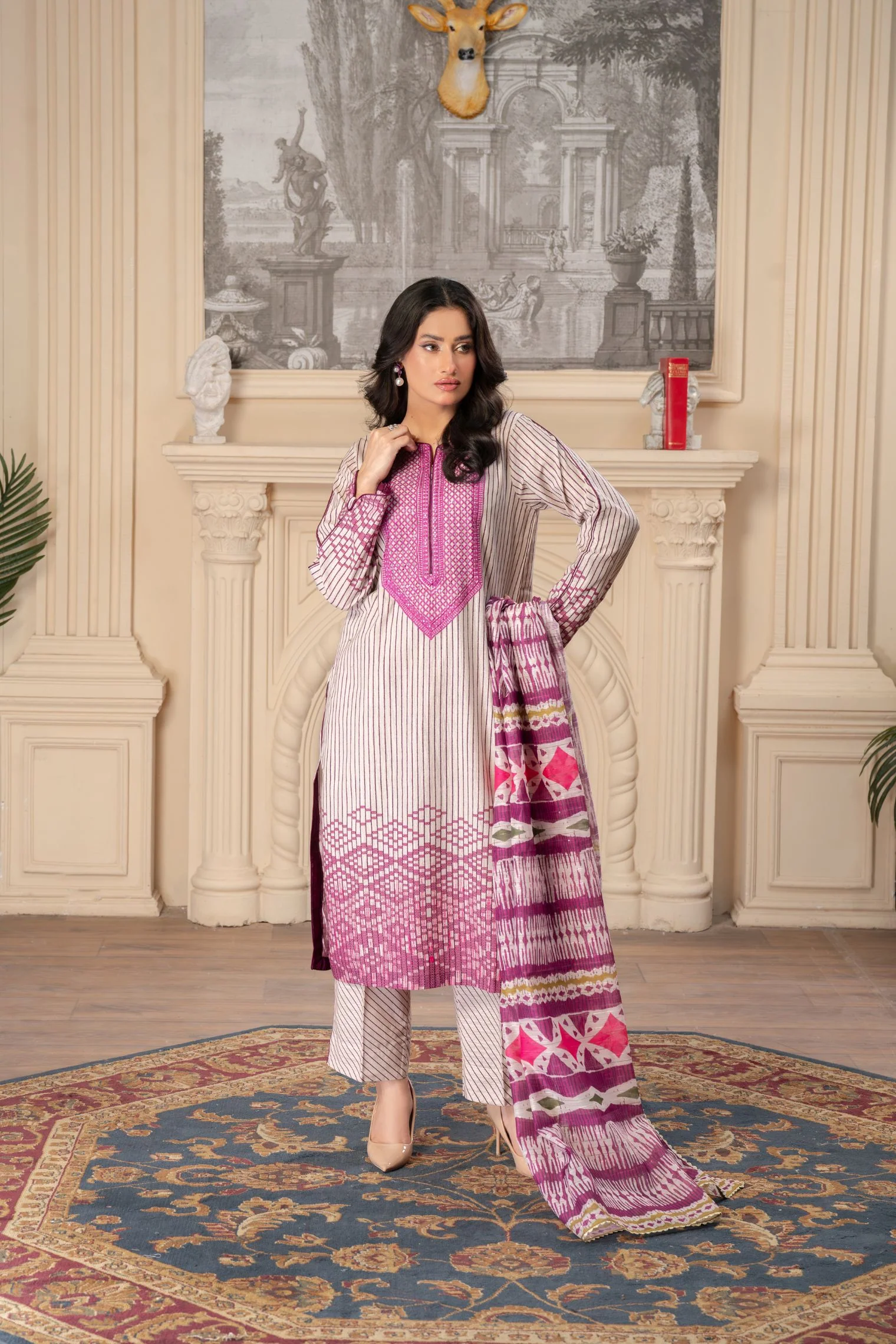 Motif Khaddar Embroidered Suit-004 - Image 4
