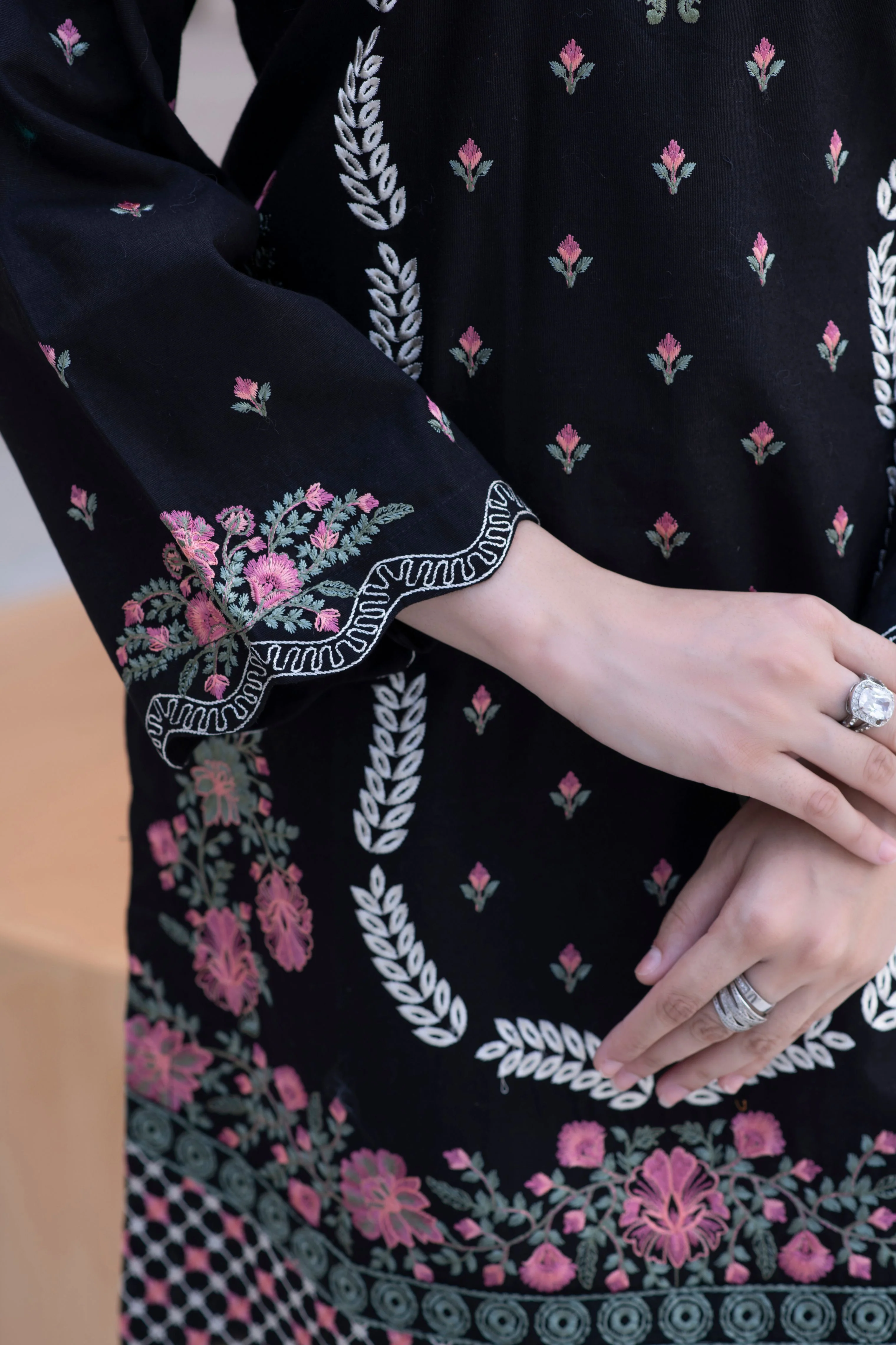Motif Khaddar Embroidered Suit-049 - Image 8
