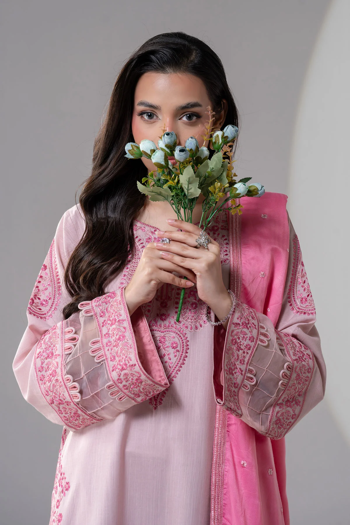 Motif Khaddar Embroidered Suit-068 - Image 4