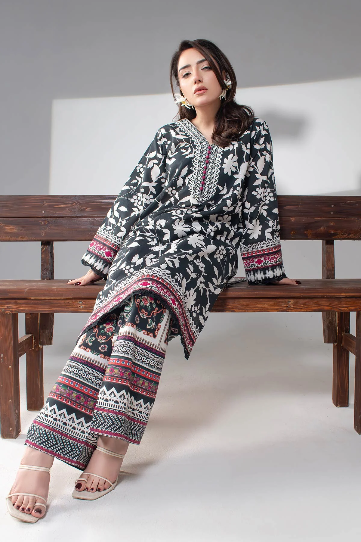 MOTIF KHADDAR PRINTED SUIT-009 - Image 5