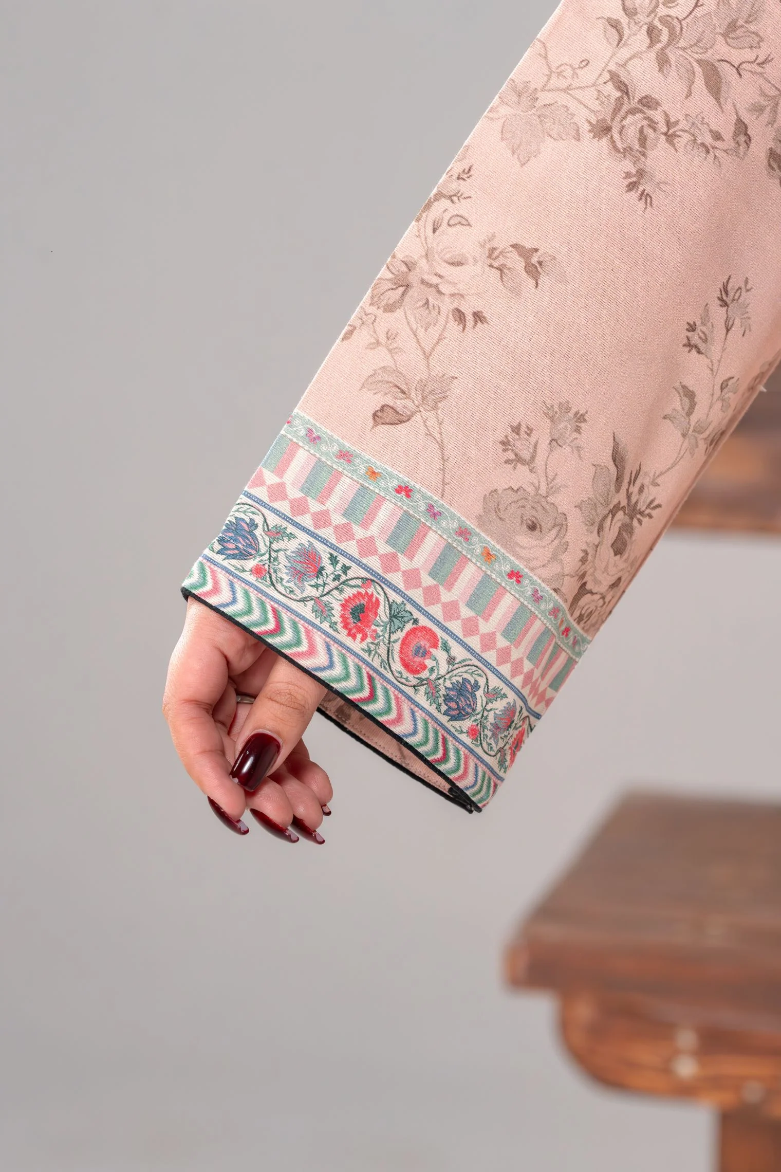 MOTIF KHADDAR PRINTED SUIT-011 - Image 4