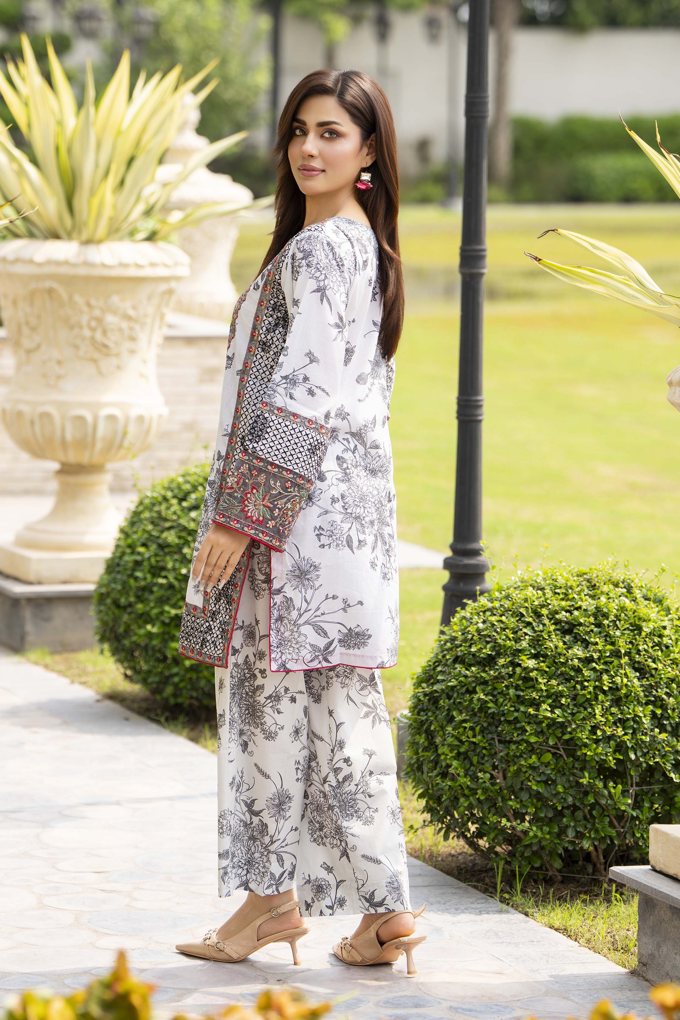 Motif Lawn Embroidered Co-ord Set-014 - Image 5