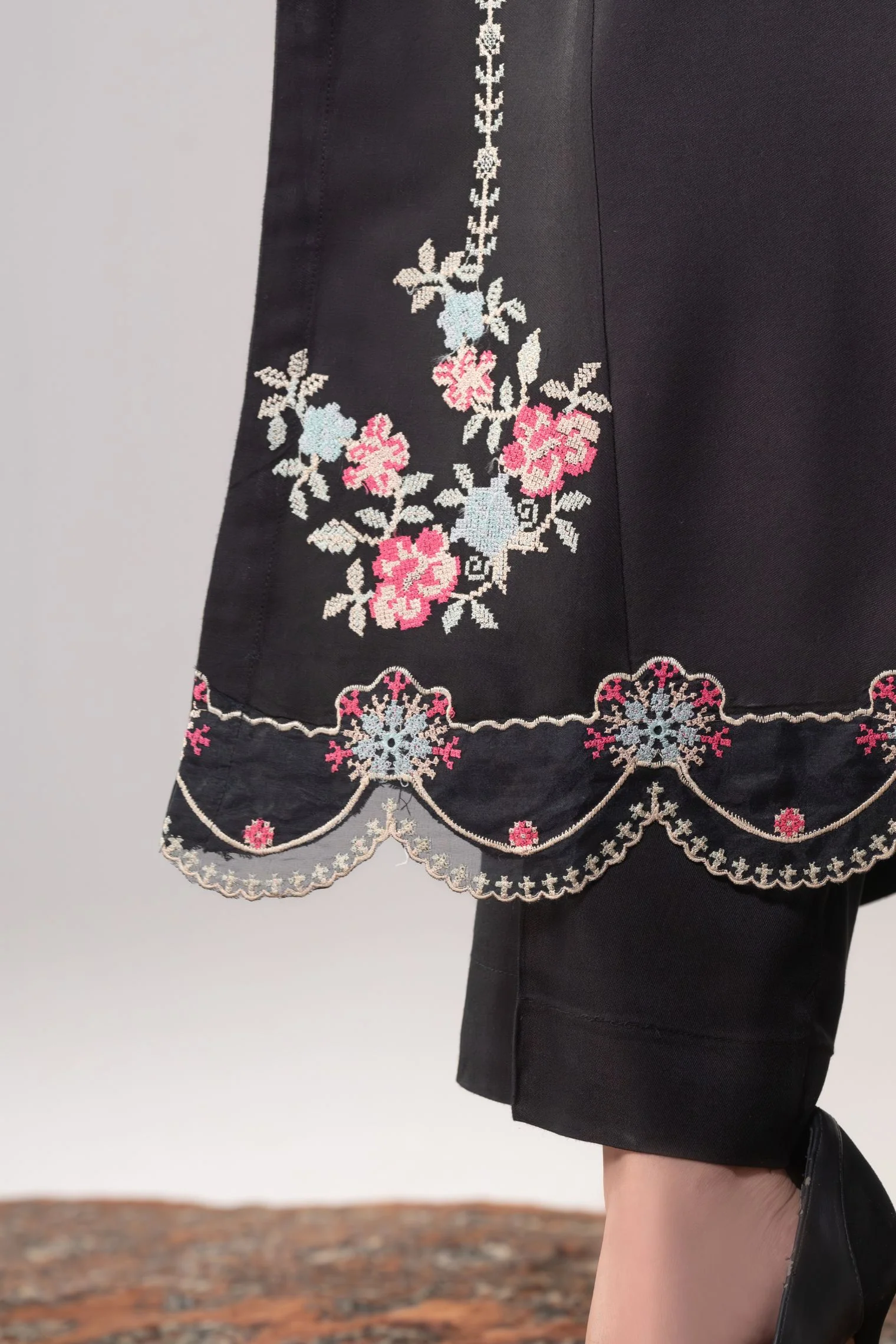 MOTIF MARINA EMBROIDERED SUIT-3933 - Image 7