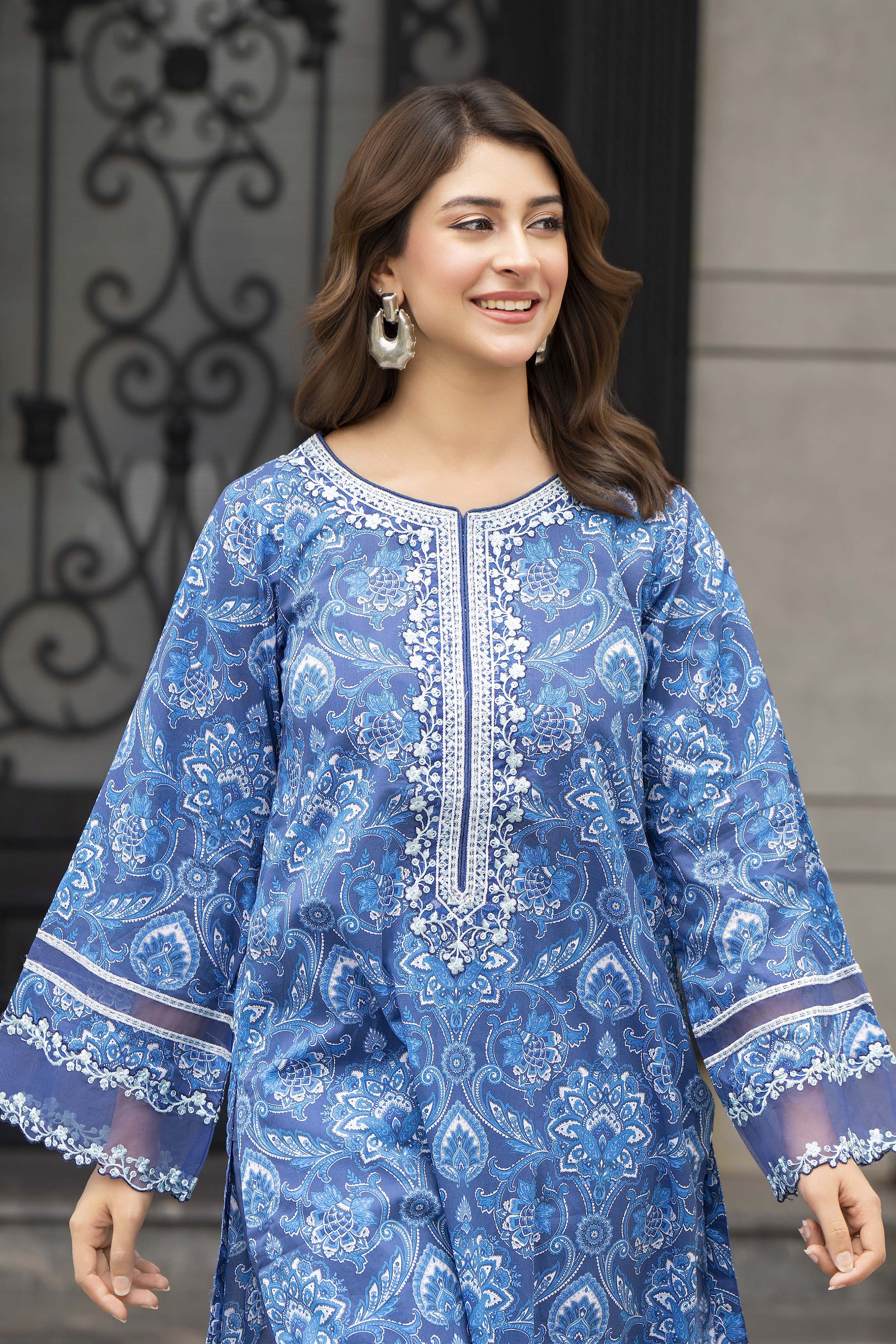 Motif Printed Lawn Suit-033 - Image 4