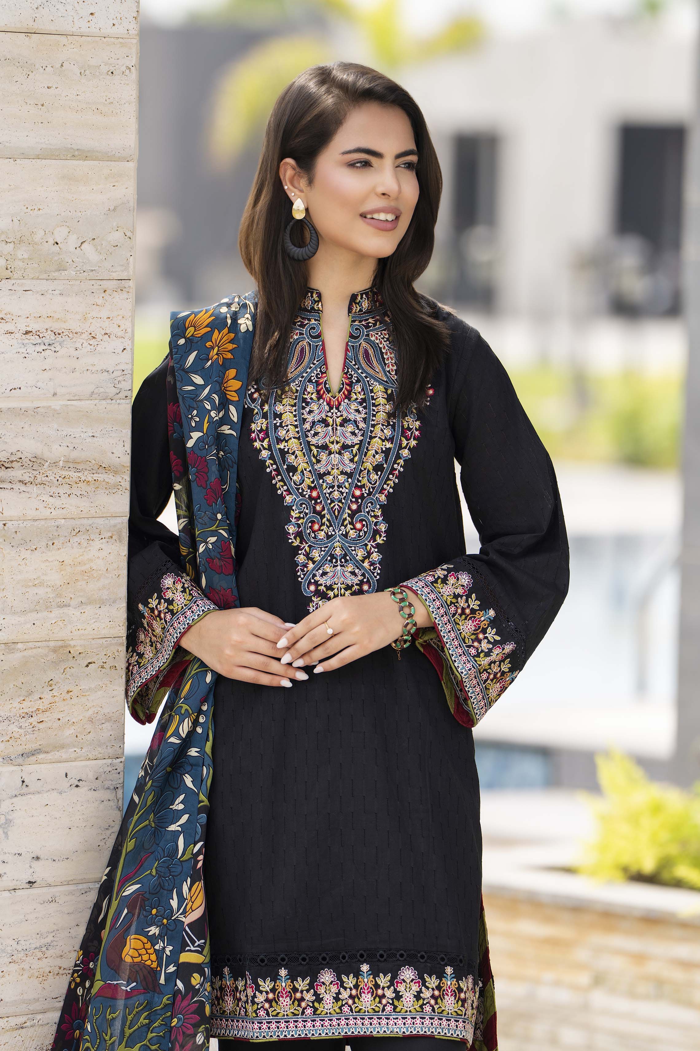 Motif Rib Lawn Embroidered Suit-011 - Image 3