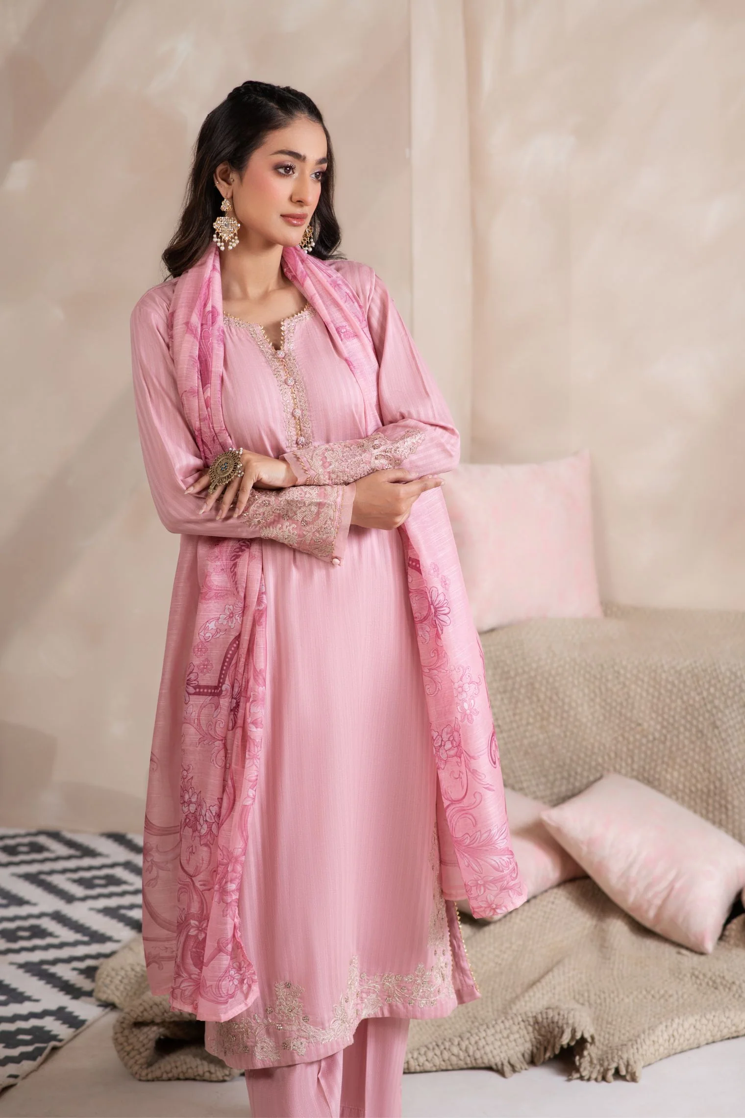 Motif Katpana Solid Embroidered Suit-4031 - Image 5