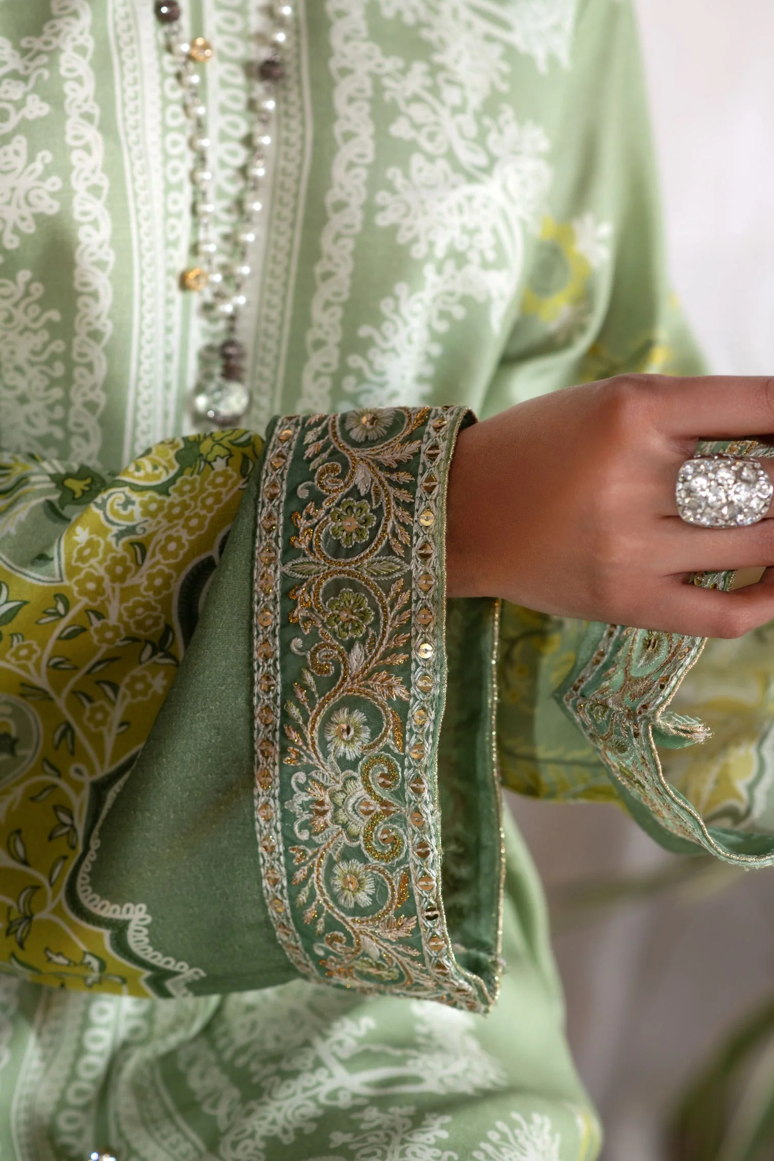 Motif Viscose Printed Suit-042 - Image 5